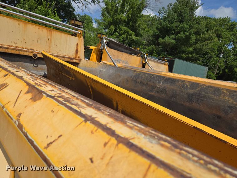 image for item EF1675 2013 International 7500 dump truck