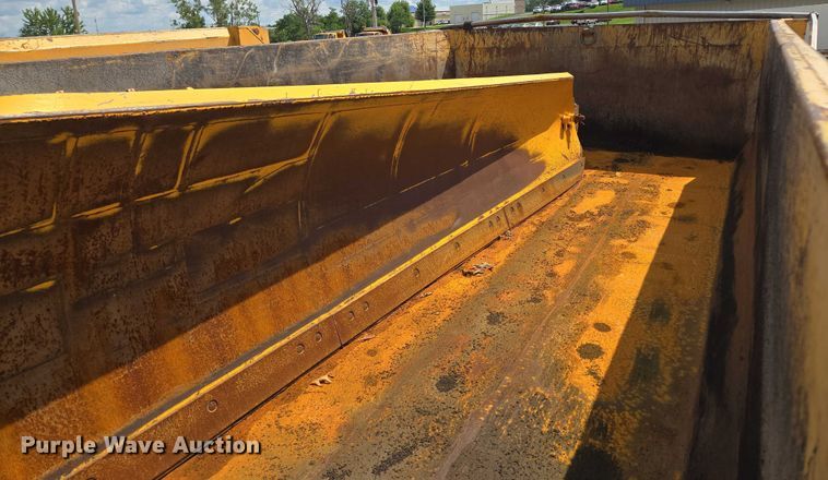 image for item EF1675 2013 International 7500 dump truck