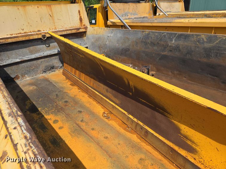 image for item EF1675 2013 International 7500 dump truck