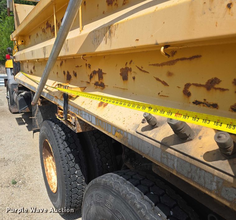 image for item EF1675 2013 International 7500 dump truck