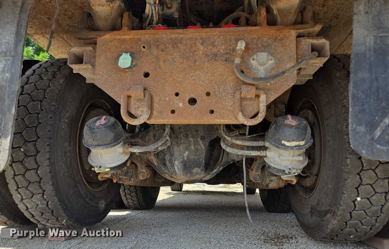 image for item EF1675 2013 International 7500 dump truck