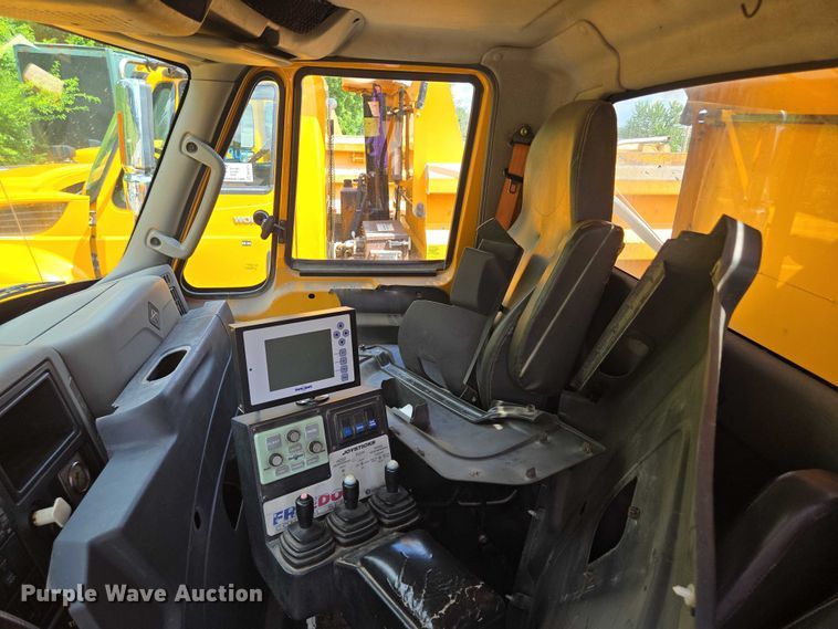 image for item EF1675 2013 International 7500 dump truck