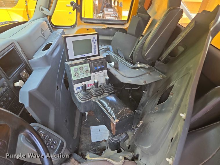 image for item EF1675 2013 International 7500 dump truck