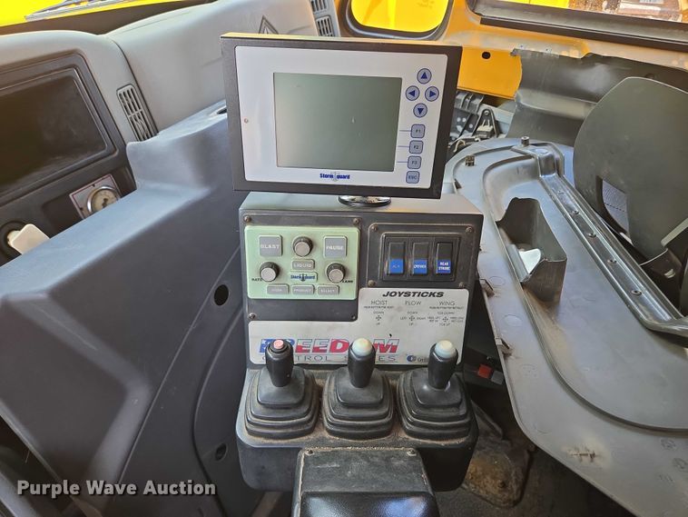 image for item EF1675 2013 International 7500 dump truck