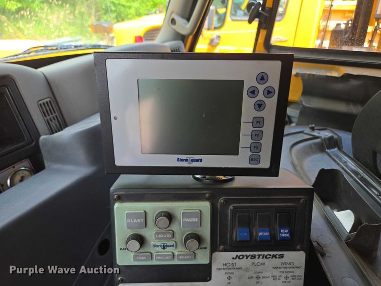 image for item EF1675 2013 International 7500 dump truck