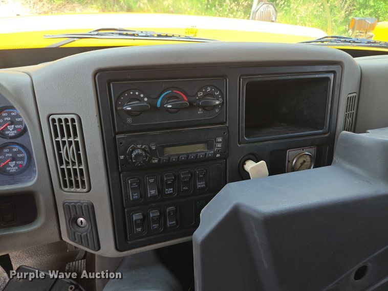 image for item EF1675 2013 International 7500 dump truck