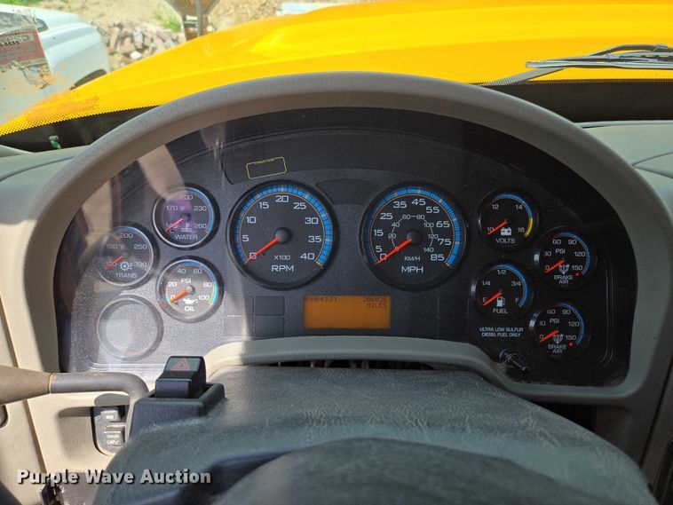 image for item EF1675 2013 International 7500 dump truck