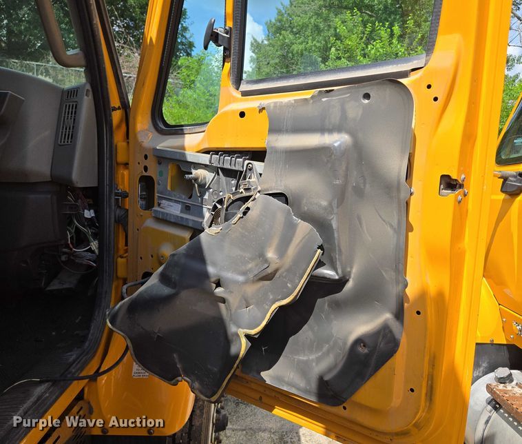 image for item EF1675 2013 International 7500 dump truck