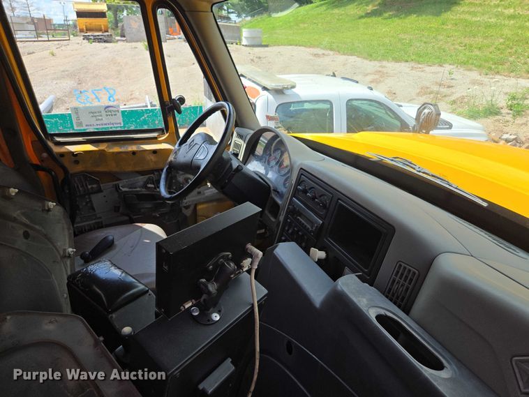 image for item EF1675 2013 International 7500 dump truck