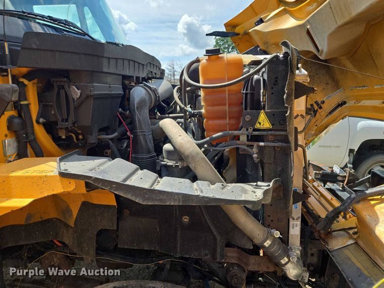 image for item EF1675 2013 International 7500 dump truck