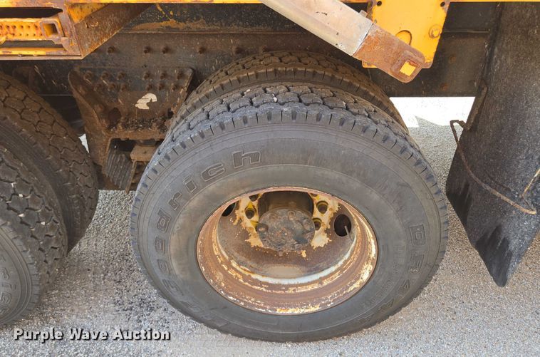 image for item EF1675 2013 International 7500 dump truck