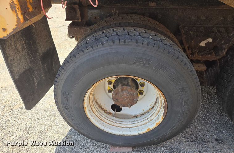 image for item EF1675 2013 International 7500 dump truck