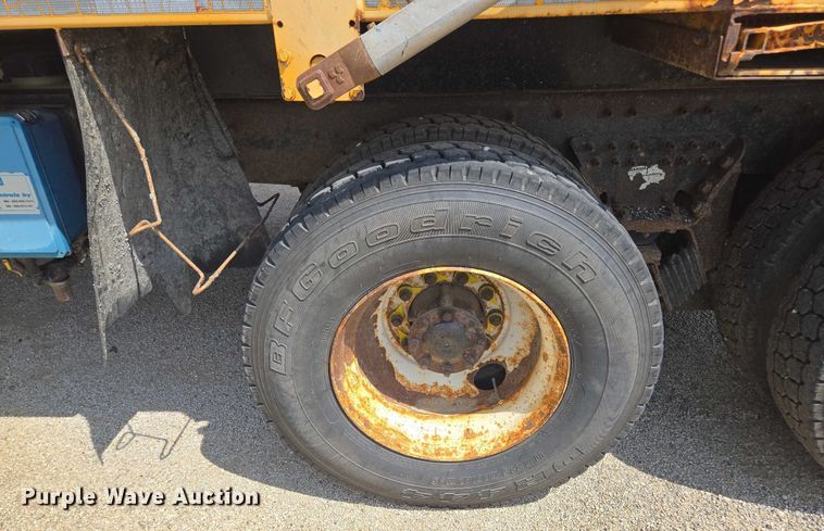 image for item EF1675 2013 International 7500 dump truck