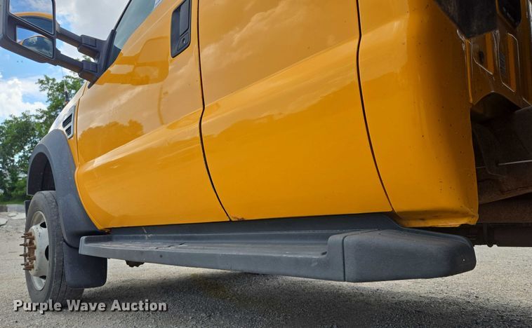 image for item EF1678 2008 Ford F450 Super Duty SuperCab flatbed truck