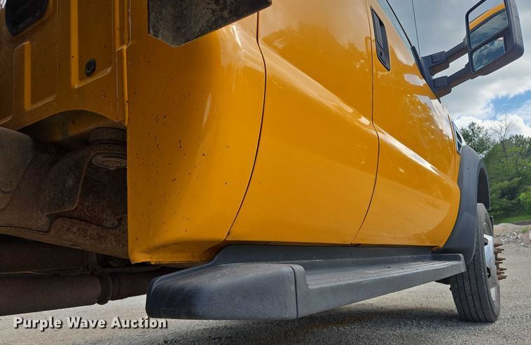 image for item EF1678 2008 Ford F450 Super Duty SuperCab flatbed truck