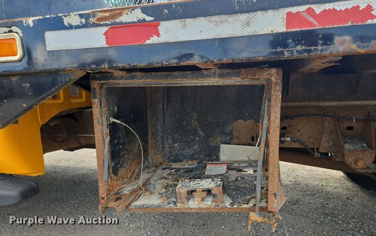 image for item EF1678 2008 Ford F450 Super Duty SuperCab flatbed truck