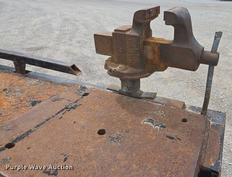 image for item EF1678 2008 Ford F450 Super Duty SuperCab flatbed truck