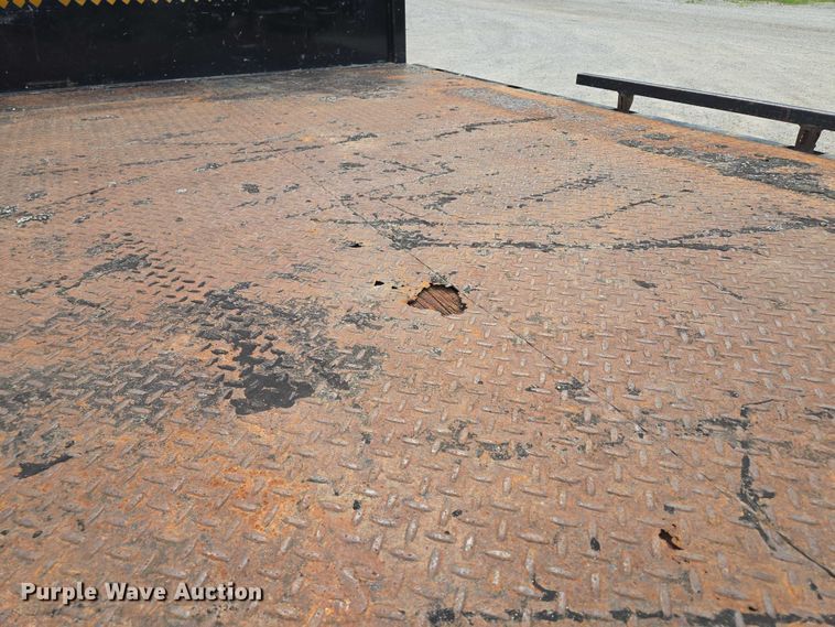 image for item EF1678 2008 Ford F450 Super Duty SuperCab flatbed truck