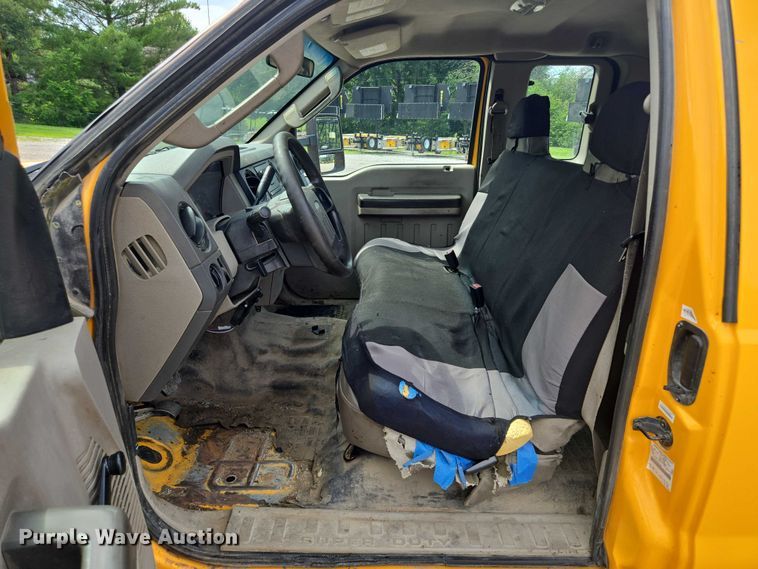 image for item EF1678 2008 Ford F450 Super Duty SuperCab flatbed truck