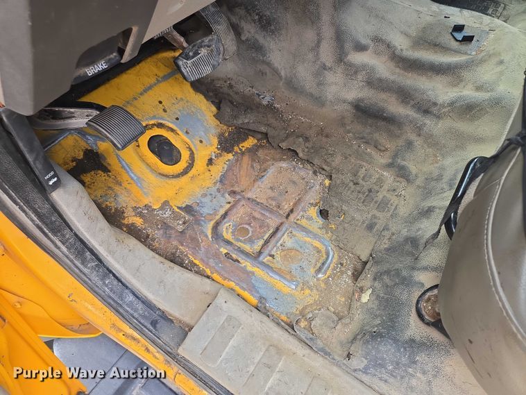 image for item EF1678 2008 Ford F450 Super Duty SuperCab flatbed truck