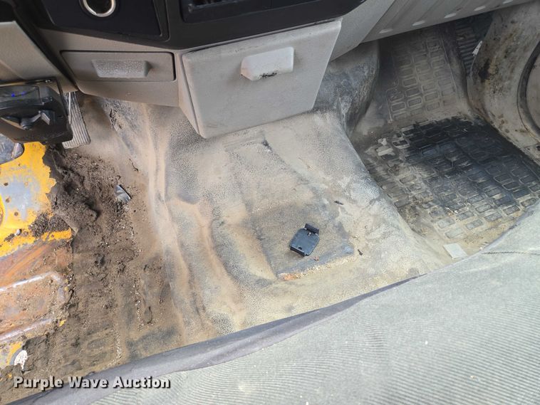 image for item EF1678 2008 Ford F450 Super Duty SuperCab flatbed truck