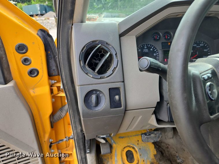 image for item EF1678 2008 Ford F450 Super Duty SuperCab flatbed truck