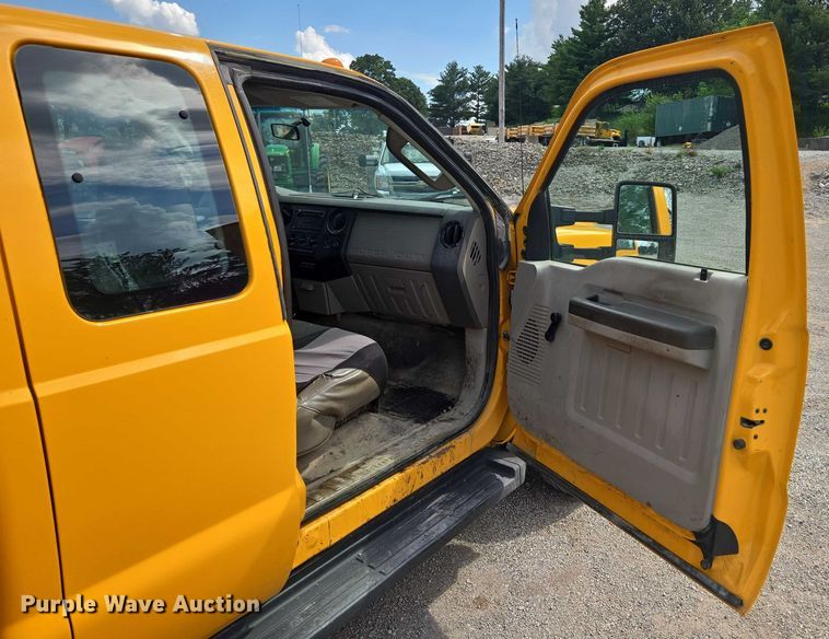 image for item EF1678 2008 Ford F450 Super Duty SuperCab flatbed truck