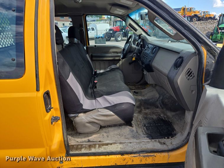 image for item EF1678 2008 Ford F450 Super Duty SuperCab flatbed truck