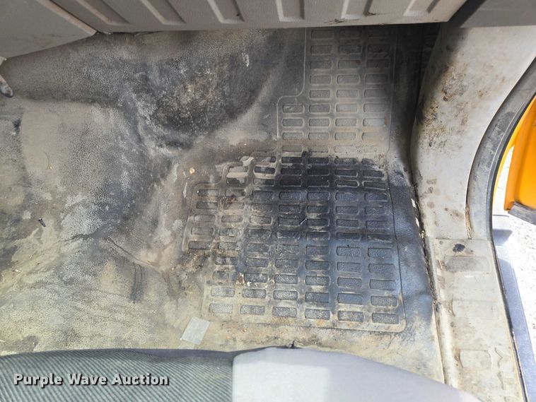 image for item EF1678 2008 Ford F450 Super Duty SuperCab flatbed truck