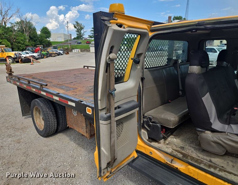 image for item EF1678 2008 Ford F450 Super Duty SuperCab flatbed truck