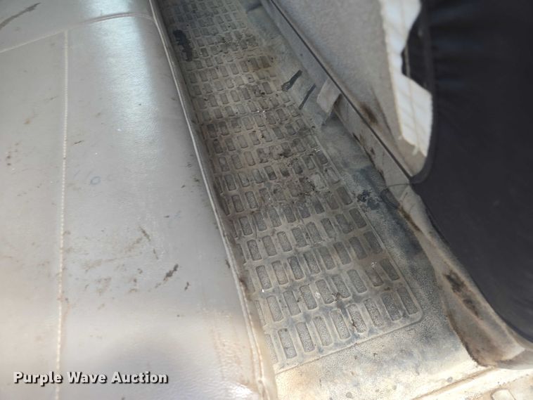 image for item EF1678 2008 Ford F450 Super Duty SuperCab flatbed truck