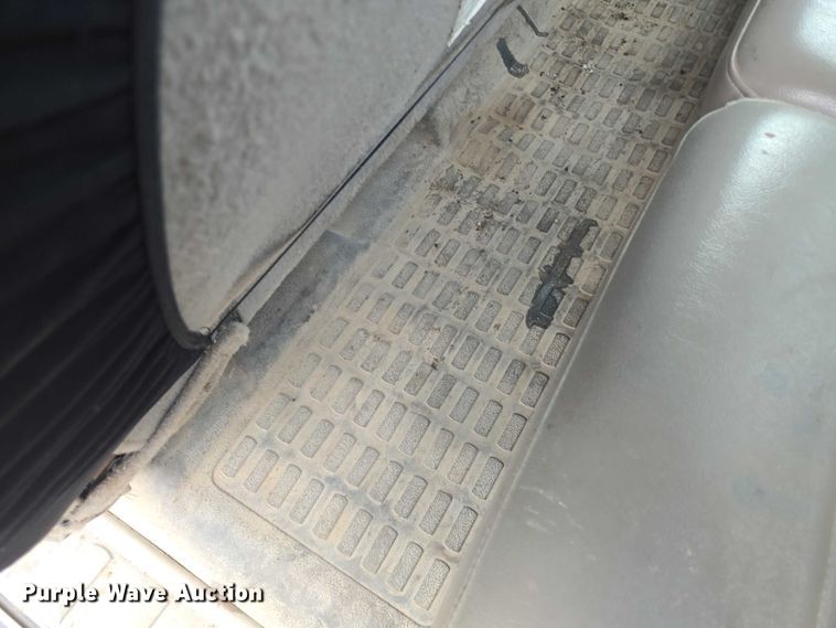 image for item EF1678 2008 Ford F450 Super Duty SuperCab flatbed truck