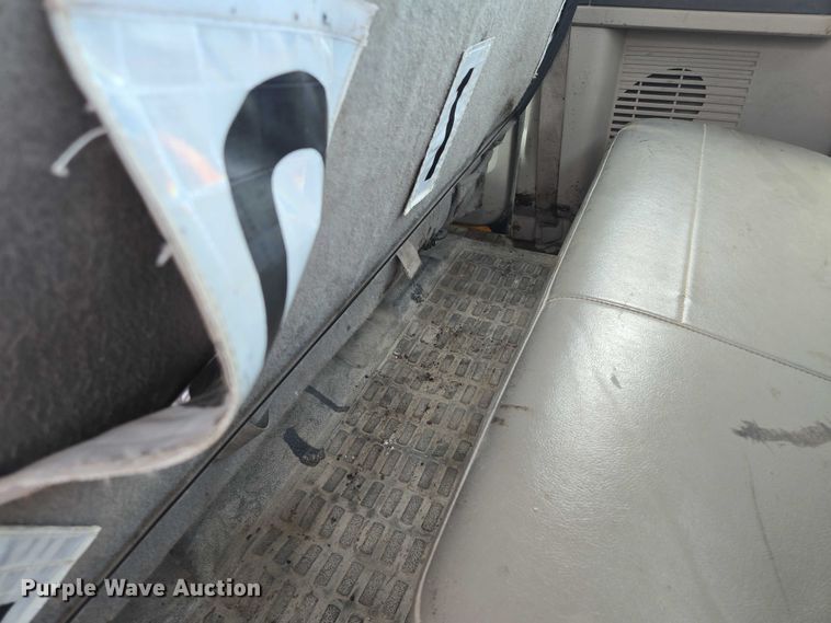 image for item EF1678 2008 Ford F450 Super Duty SuperCab flatbed truck