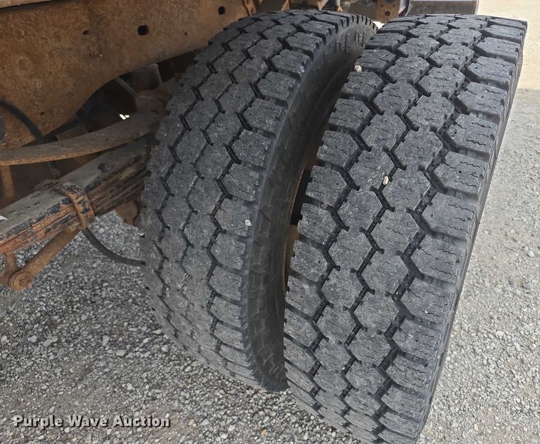 image for item EF1678 2008 Ford F450 Super Duty SuperCab flatbed truck