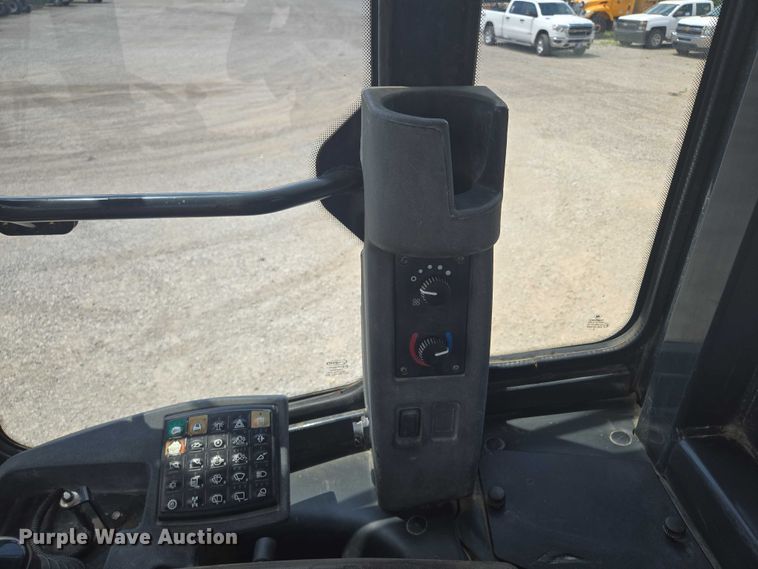 image for item EF1682 2009 John Deere 444K  high lift wheel loader