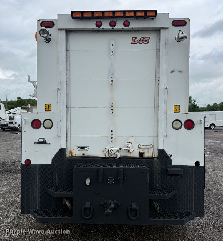 image for item EG1444 2012 International 4400  utility / service truck