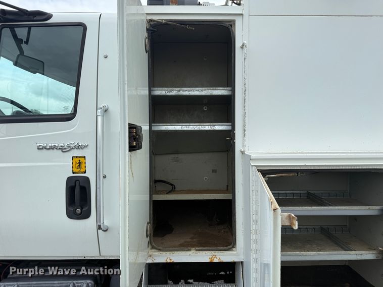 image for item EG1444 2012 International 4400  utility / service truck