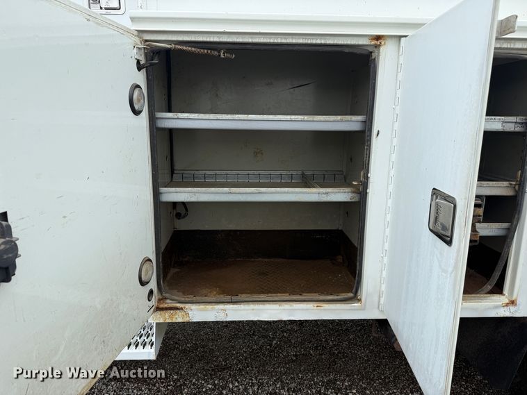 image for item EG1444 2012 International 4400  utility / service truck