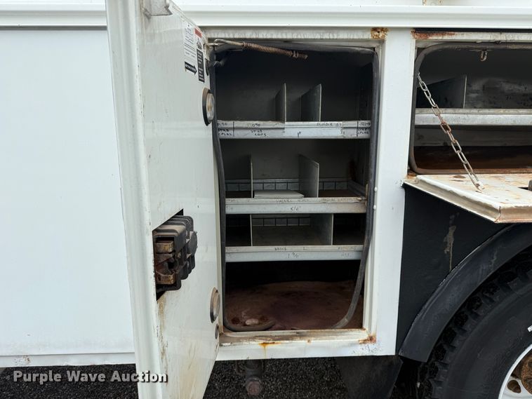 image for item EG1444 2012 International 4400  utility / service truck