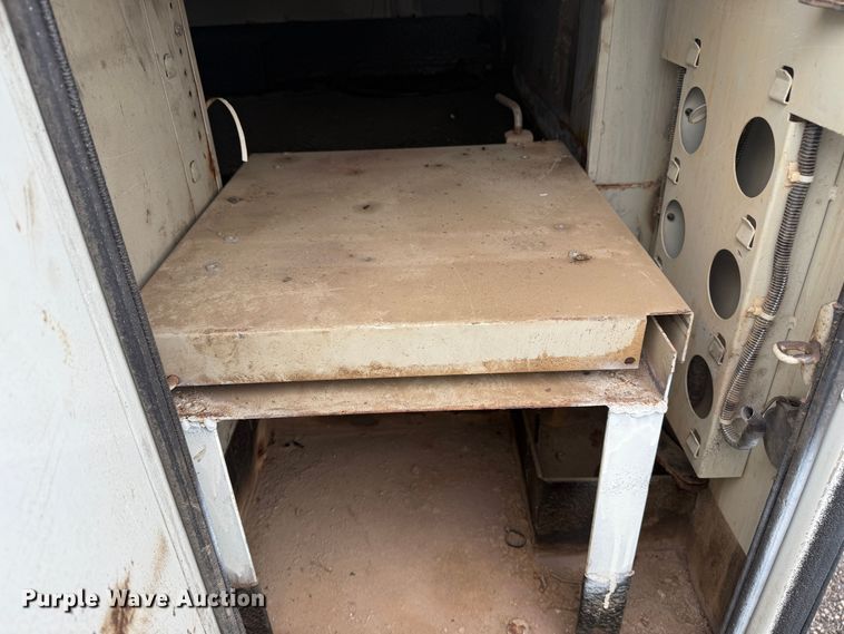 image for item EG1444 2012 International 4400  utility / service truck