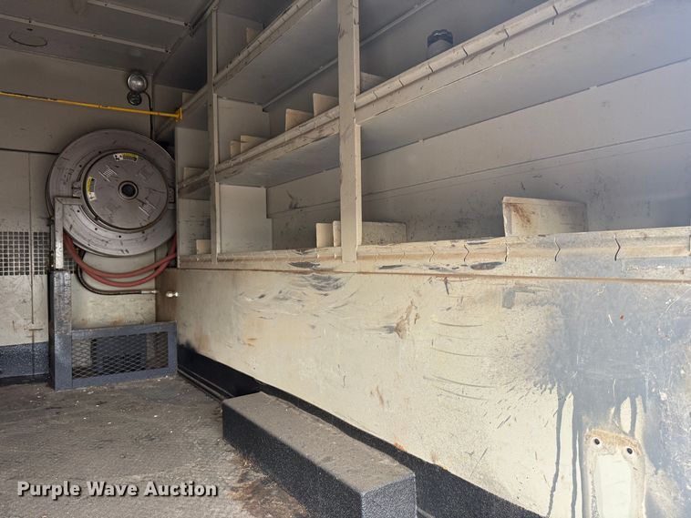 image for item EG1444 2012 International 4400  utility / service truck