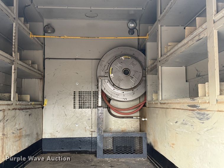 image for item EG1444 2012 International 4400  utility / service truck