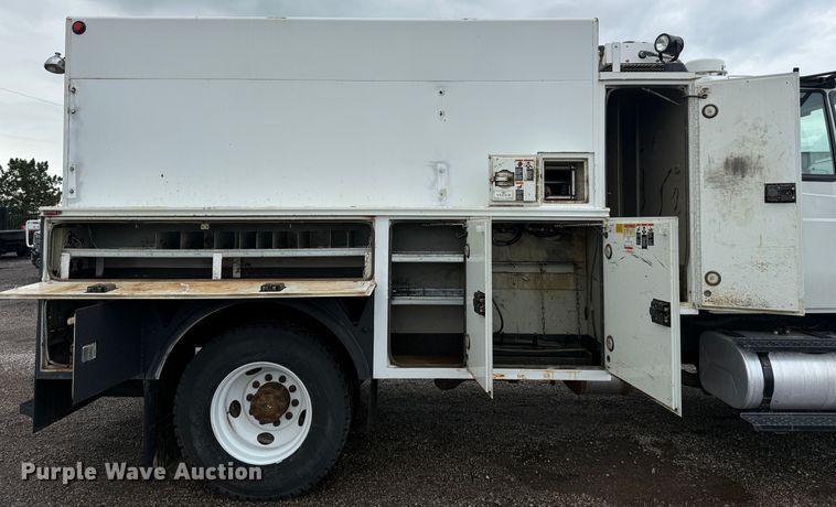 image for item EG1444 2012 International 4400  utility / service truck