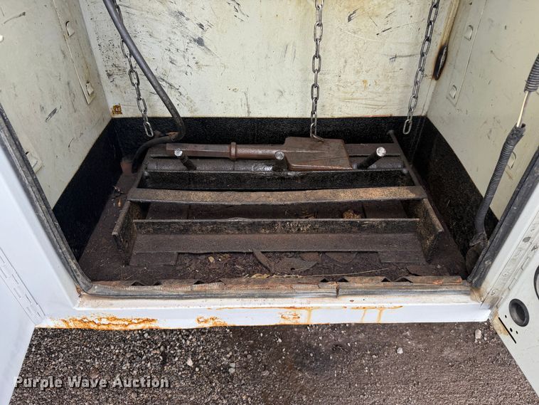 image for item EG1444 2012 International 4400  utility / service truck