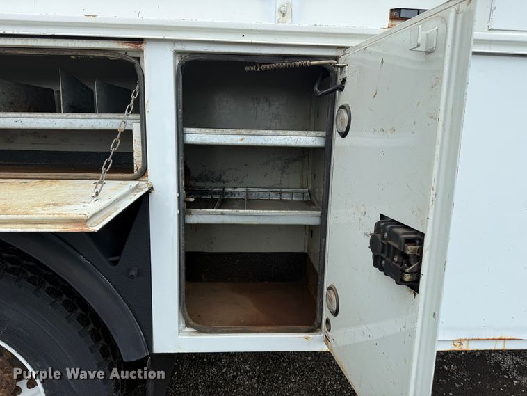 image for item EG1444 2012 International 4400  utility / service truck