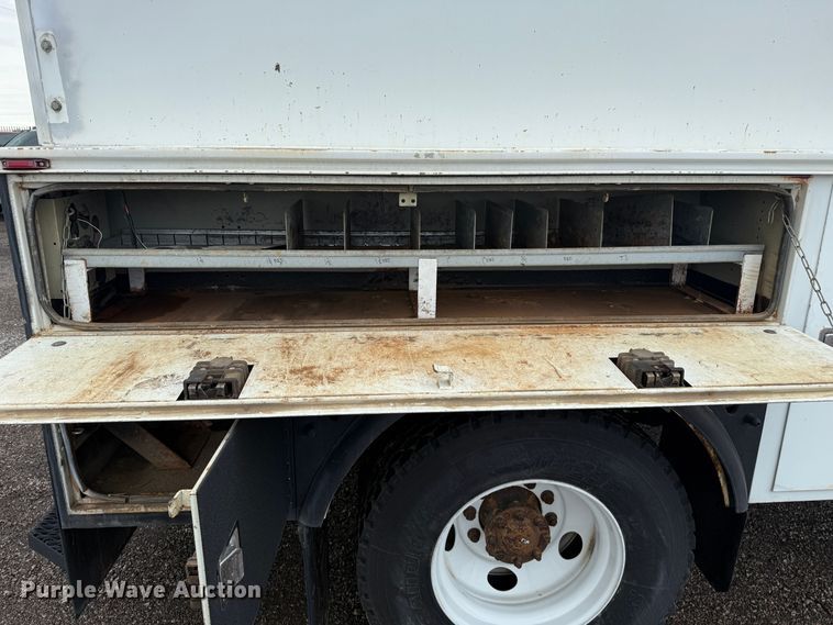 image for item EG1444 2012 International 4400  utility / service truck