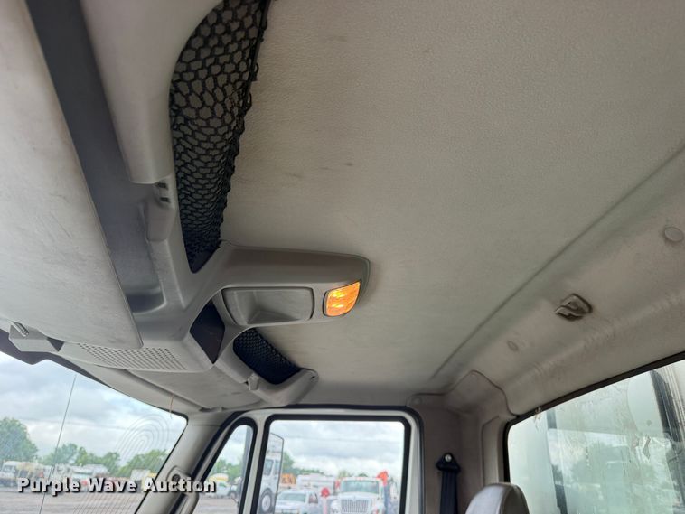 image for item EG1444 2012 International 4400  utility / service truck