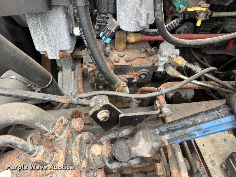 image for item EG1444 2012 International 4400  utility / service truck