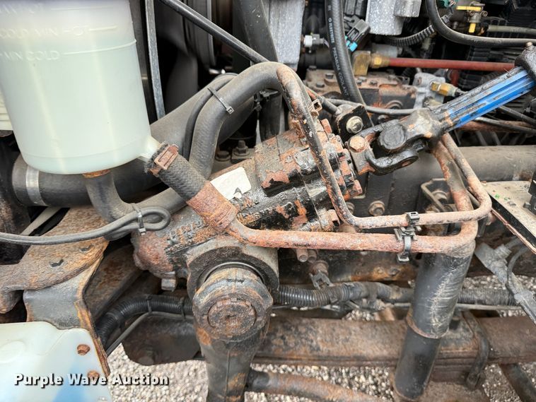 image for item EG1444 2012 International 4400  utility / service truck