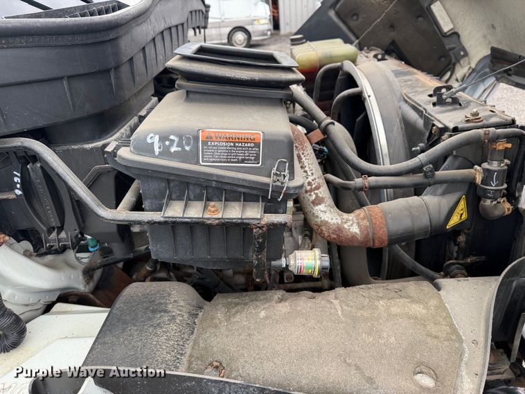 image for item EG1444 2012 International 4400  utility / service truck